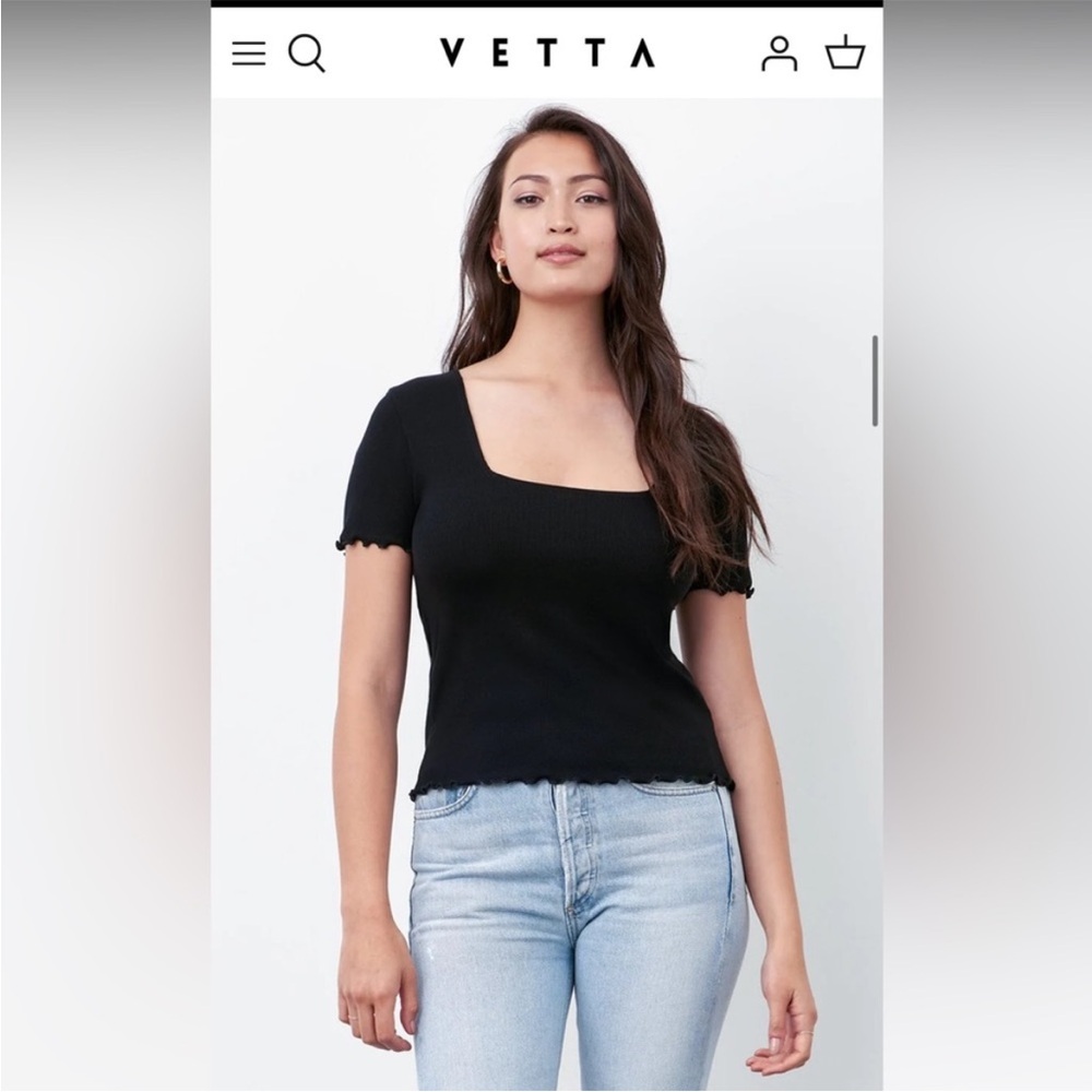 VETTA Black Convertible Black Ribbed Square Neck Tee